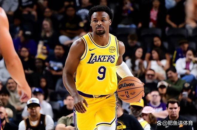 库里超远三分杀死比赛！詹姆斯首次缺席揭幕战，湖人短板暴露无遗