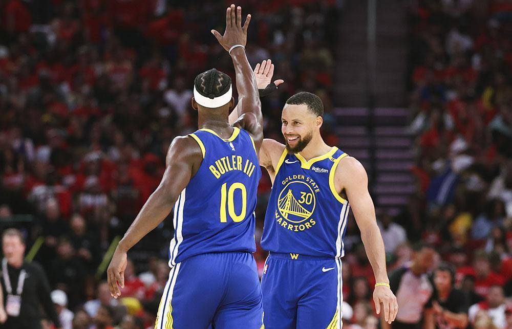 库里42分超远三拖加时，勇士险胜掘金；追梦五号位调防奏效，戈登50分