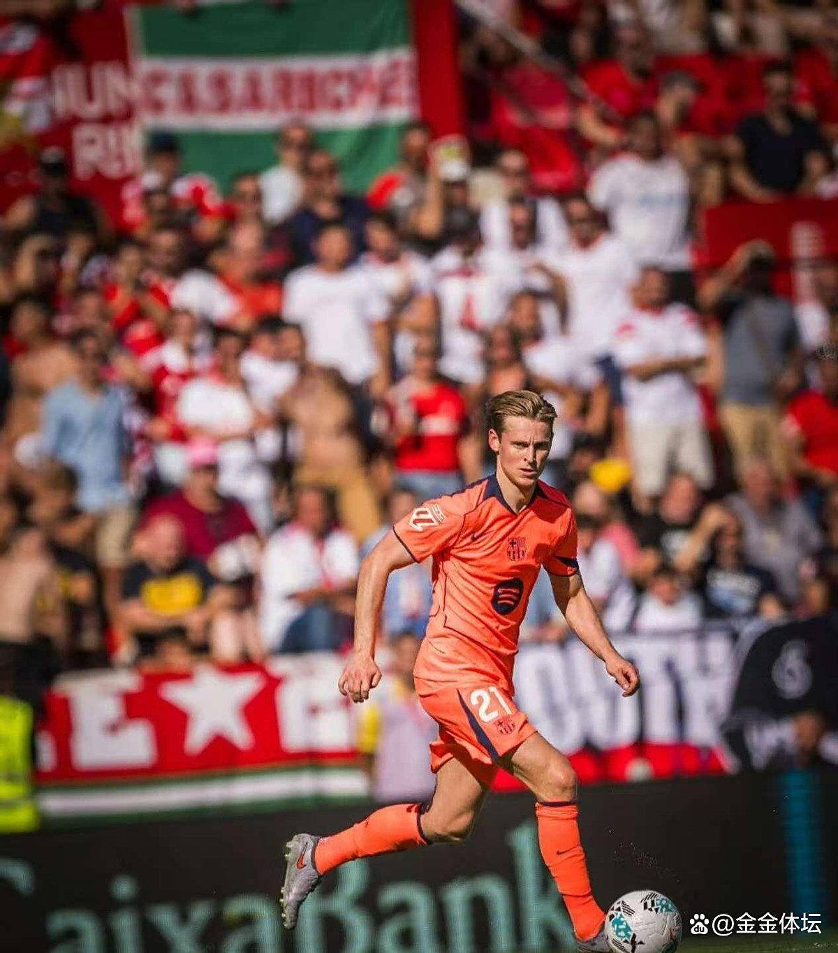 86%点球命中率成笑话！莱万一脚踢飞巴萨榜首，佩德里赛后点出球队弱点