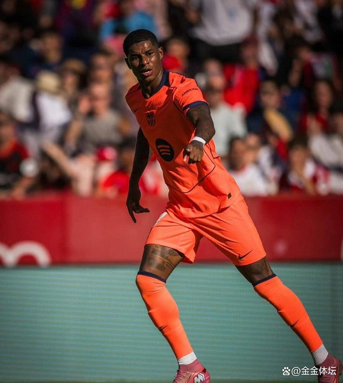 86%点球命中率成笑话！莱万一脚踢飞巴萨榜首，佩德里赛后点出球队弱点