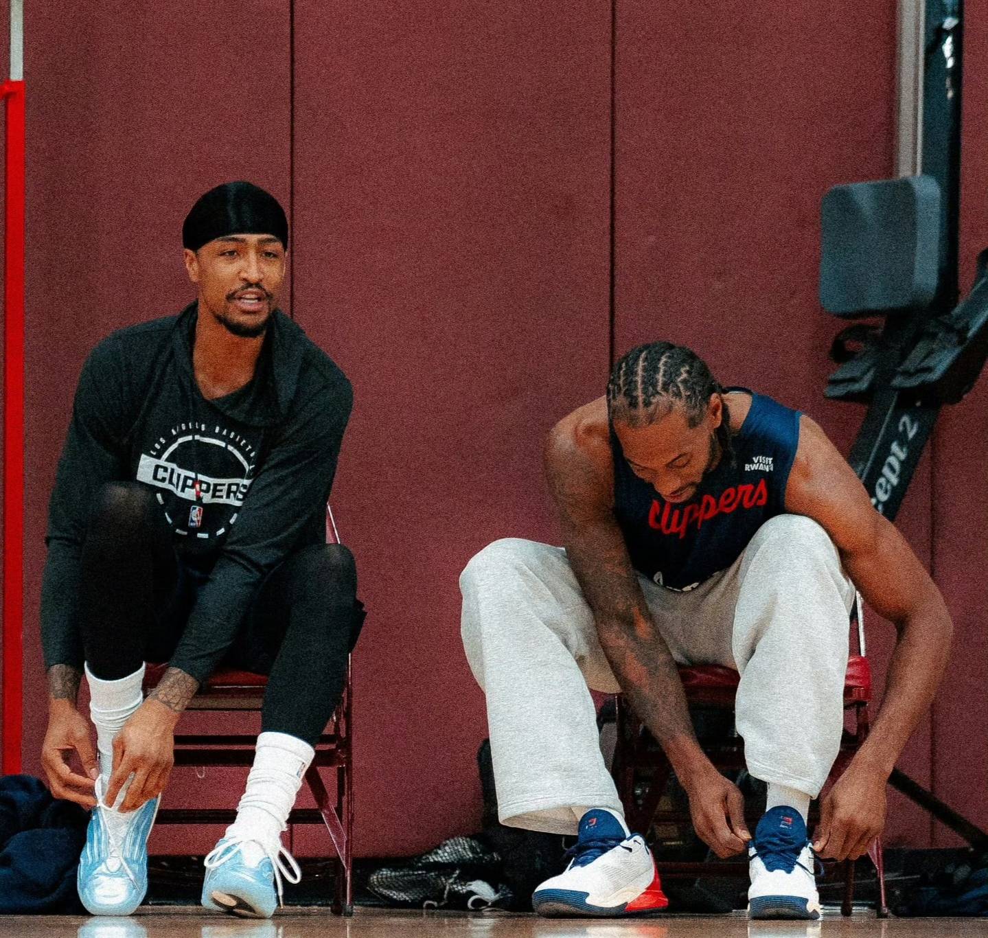 快船集结备战季前赛收官战，比尔复出迎首秀