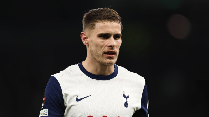 星空对话：热刺门将详解双城德比备战与红军的星空对决