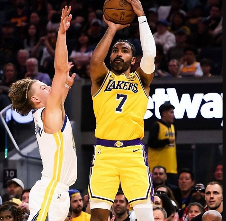 季前赛-湖人VS勇士二番战预测：备战缺阵，新秀崭露头角