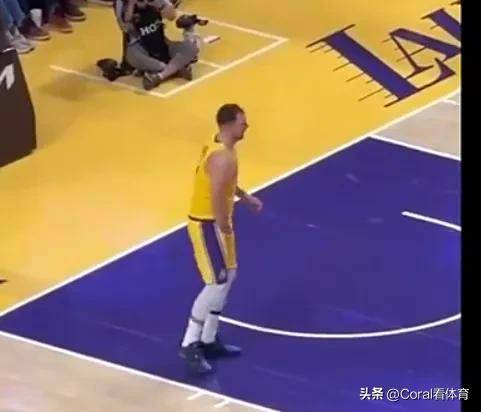 库里超远三分杀死比赛！勇士119-109击败湖人，3个惊喜和一隐忧