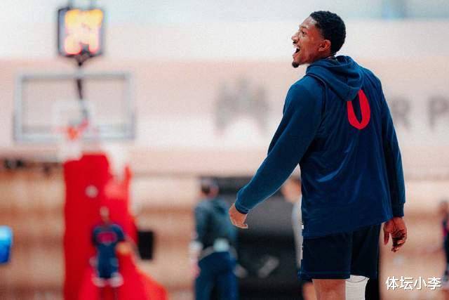 快船新动态！全队积极备战，比尔缺席季前赛首战，哈登加练投篮