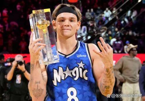 麦克朗25中15砍41+10助！最后一节22分+超远三分逆转，现役第一人