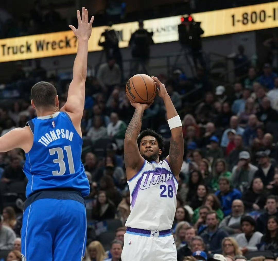 克莱三分里程碑！2809记超利拉德历史第四，独行侠狂胜爵士！