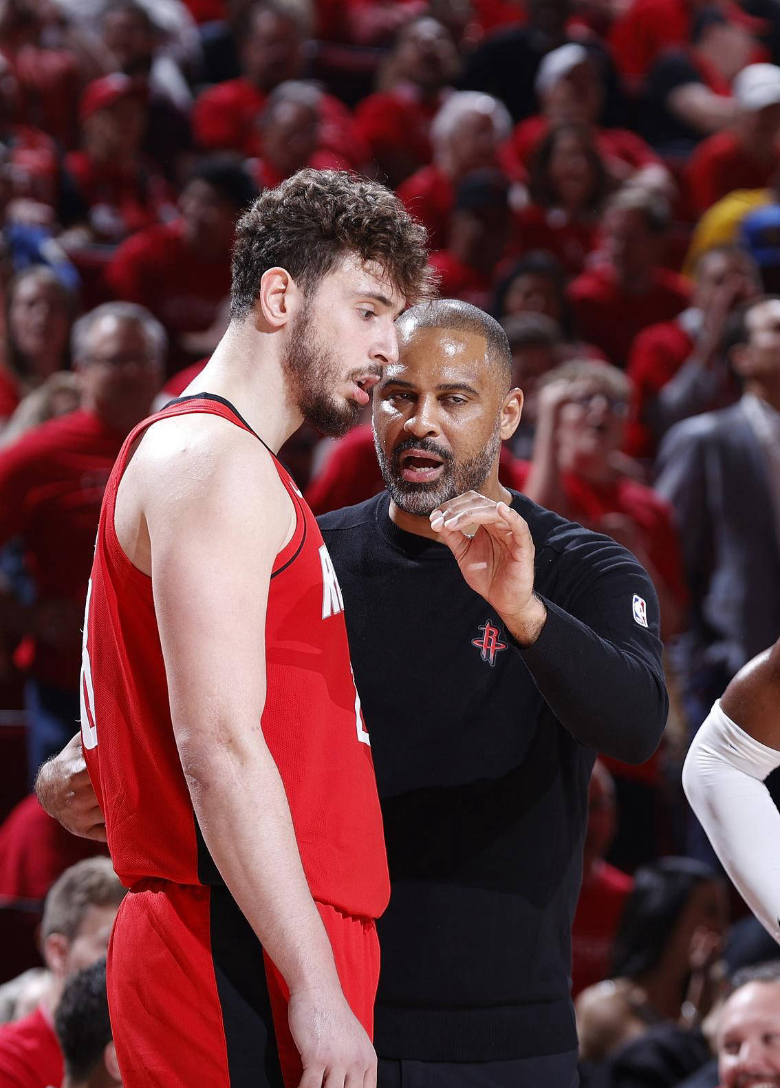 出场8分钟净胜12分！火箭边缘三替补成奇兵，关键数据远超“三巨头”