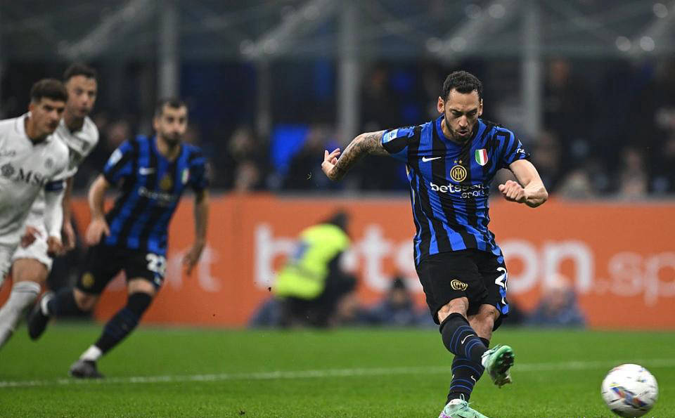 凯恩加盟拜仁后点球命中率领跑，哈兰德表现令人深思