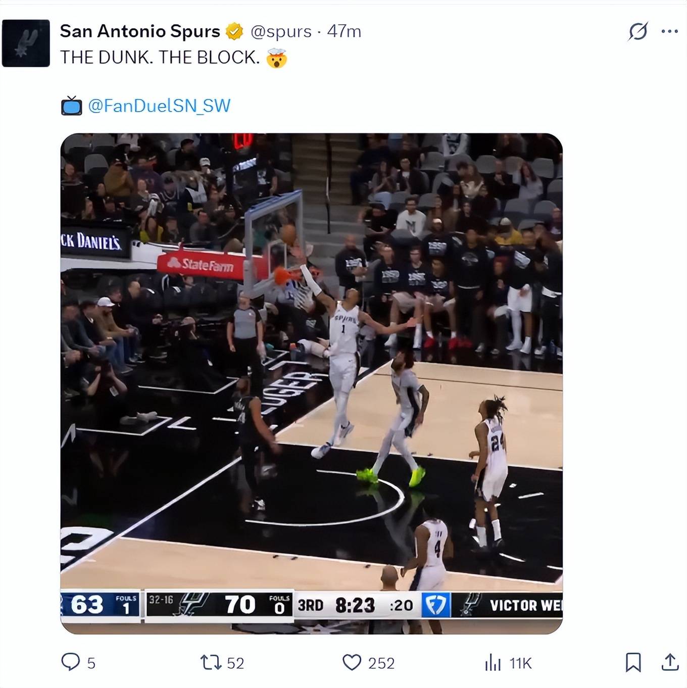 头撞篮板空接+追身火锅！文班亚马25+8+4断5帽统治攻防外星人真猛